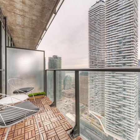 Stylish Newly Furnished Condo With Beautiful Lake View Торонто Экстерьер фото