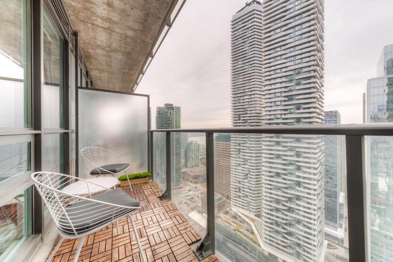 Stylish Newly Furnished Condo With Beautiful Lake View Торонто Экстерьер фото